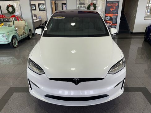 Used 2023 Tesla Model X Plaid image 9