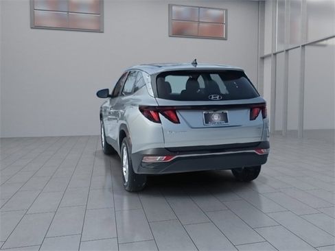 Used 2023 Hyundai Tucson SE image 7