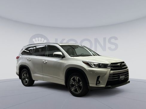Used 2018 Toyota Highlander Limited Platinum image 14
