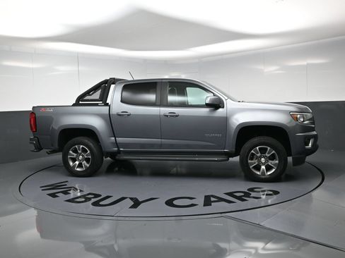 Used 2020 Chevrolet Colorado Z71 AWD/4WD image 3