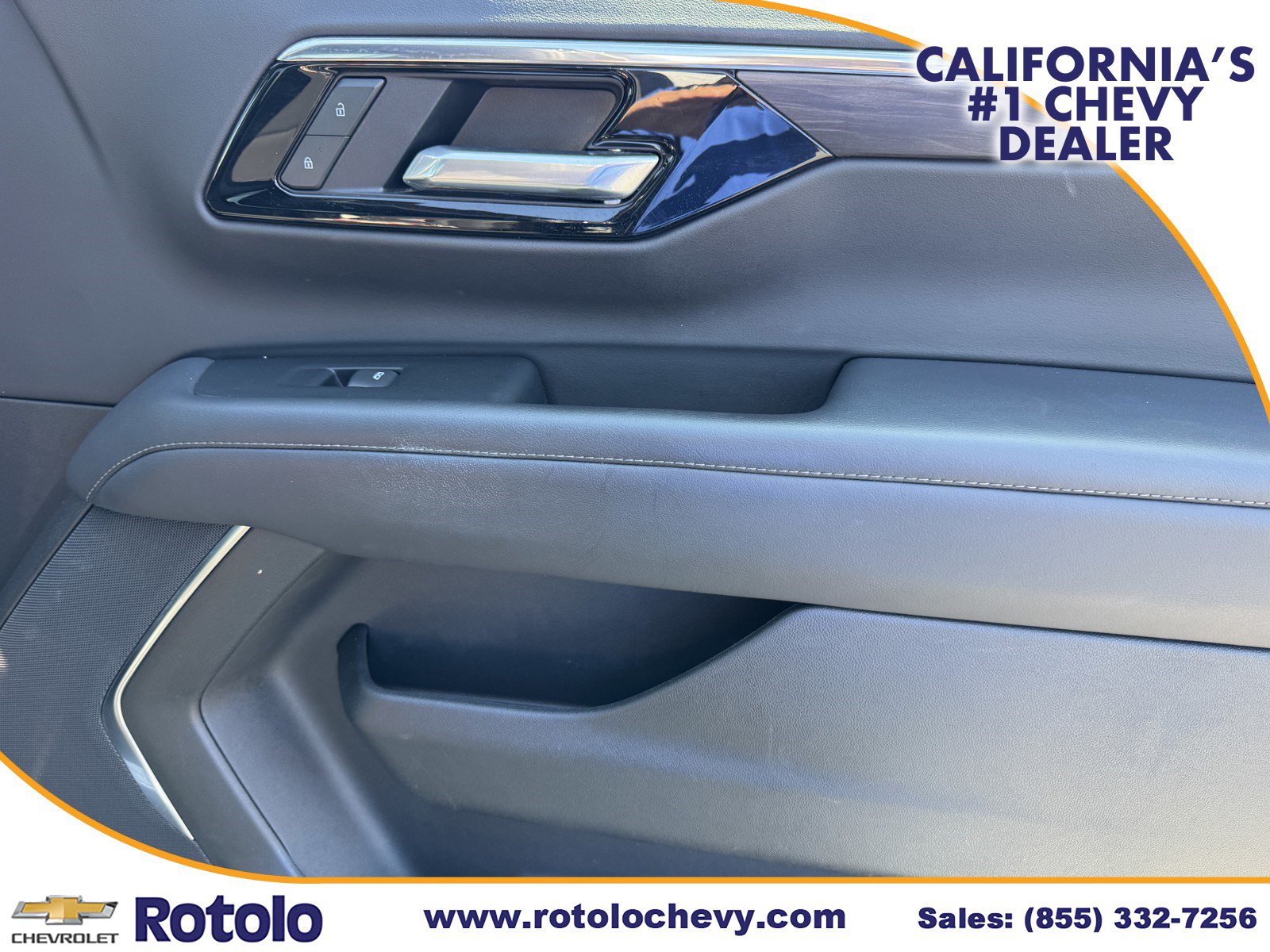 Used 2025 Chevrolet Suburban LT RWD image 9