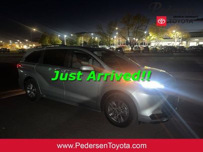 Used 2025 Toyota Sienna LE w/ LE Plus Package