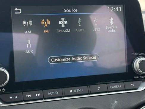 Used 2025 Nissan Sentra SR w/ SR Premium Package image 34