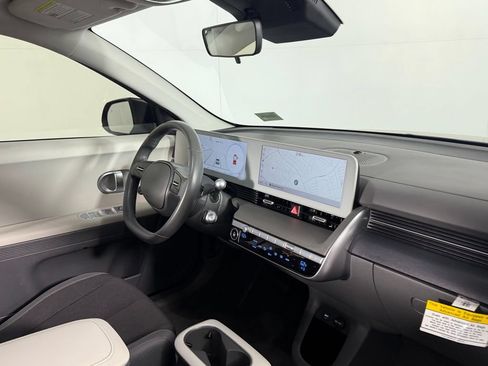 Used 2024 Hyundai Ioniq 5 SE RWD image 31
