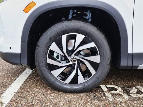 New 2025 Volkswagen Tiguan S AWD/4WD image 9