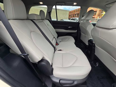 Used 2024 Toyota Grand Highlander XLE image 14