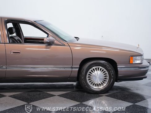Used 1995 Cadillac De Ville Sedan FWD image 24