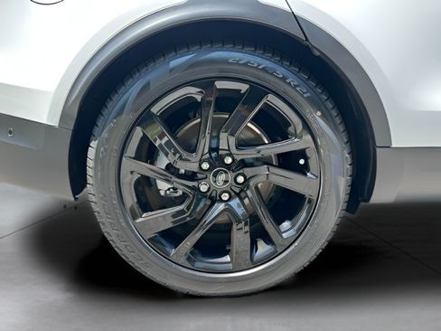 Certified 2025 Land Rover Discovery S AWD/4WD image 12