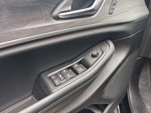 Used 2024 Jeep Grand Cherokee Limited image 18