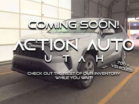 Used 2022 Toyota RAV4 XLE w/ Convenience Package image 1