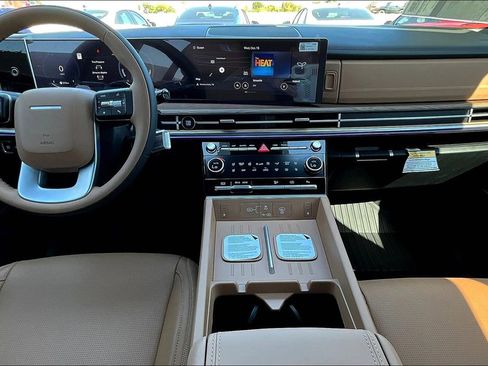 Used 2026 Hyundai Santa Fe Calligraphy image 9