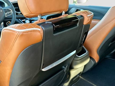 Used 2025 Chrysler Pacifica Pinnacle image 27