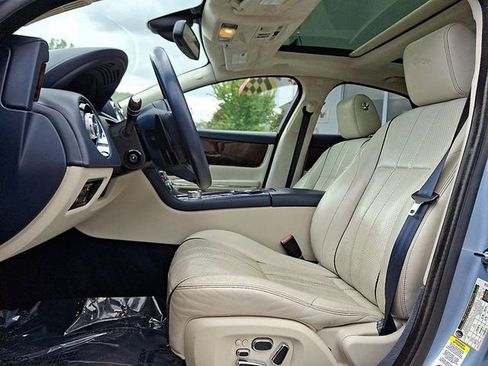 Used 2011 Jaguar XJ image 13