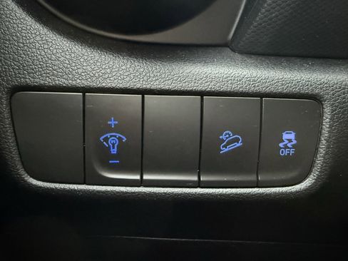 Used 2022 Hyundai Kona SE image 8