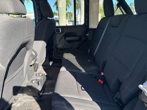 Used 2018 Jeep Wrangler Unlimited Sport S image 10