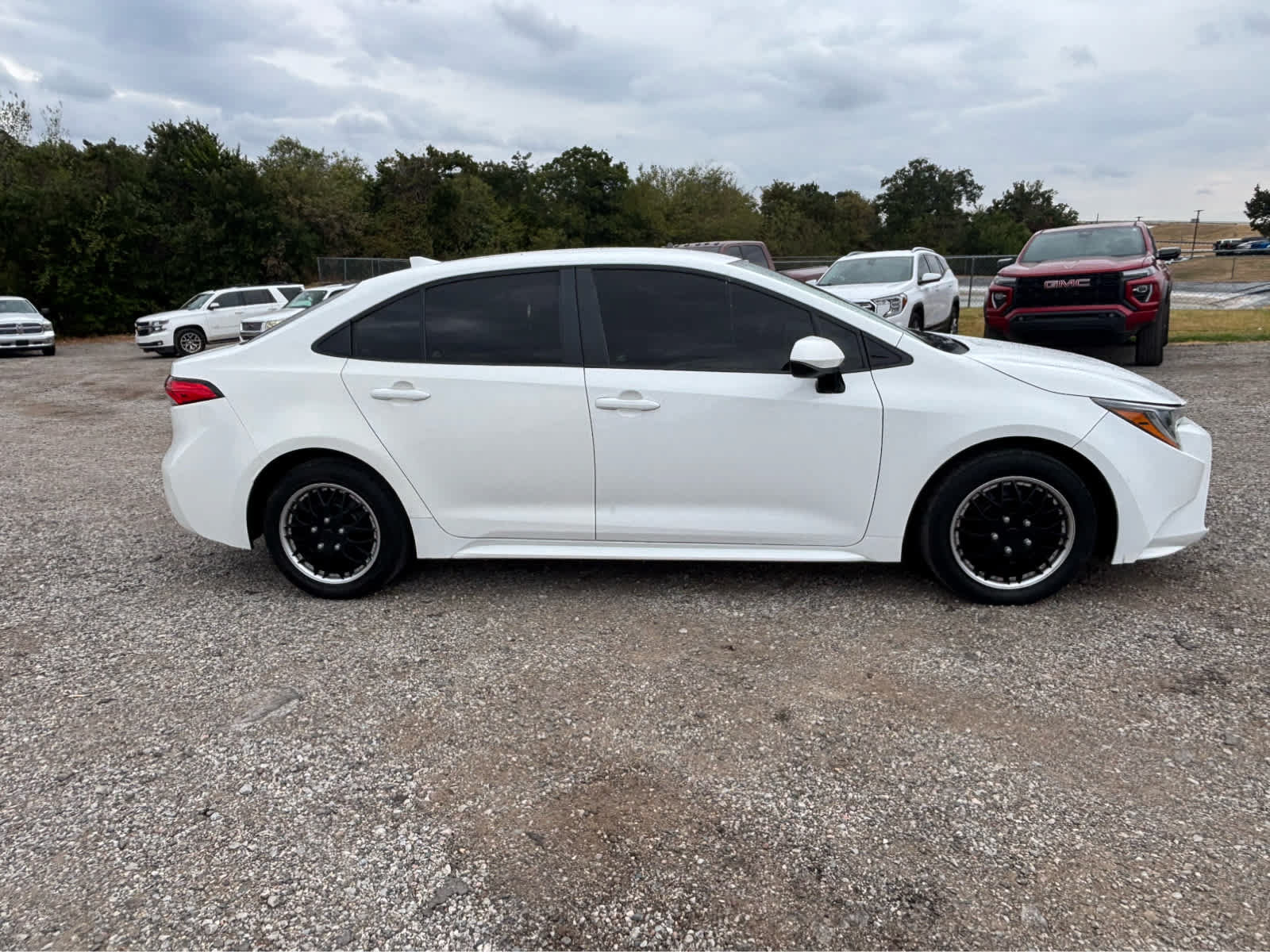 Used 2021 Toyota Corolla LE FWD image 9
