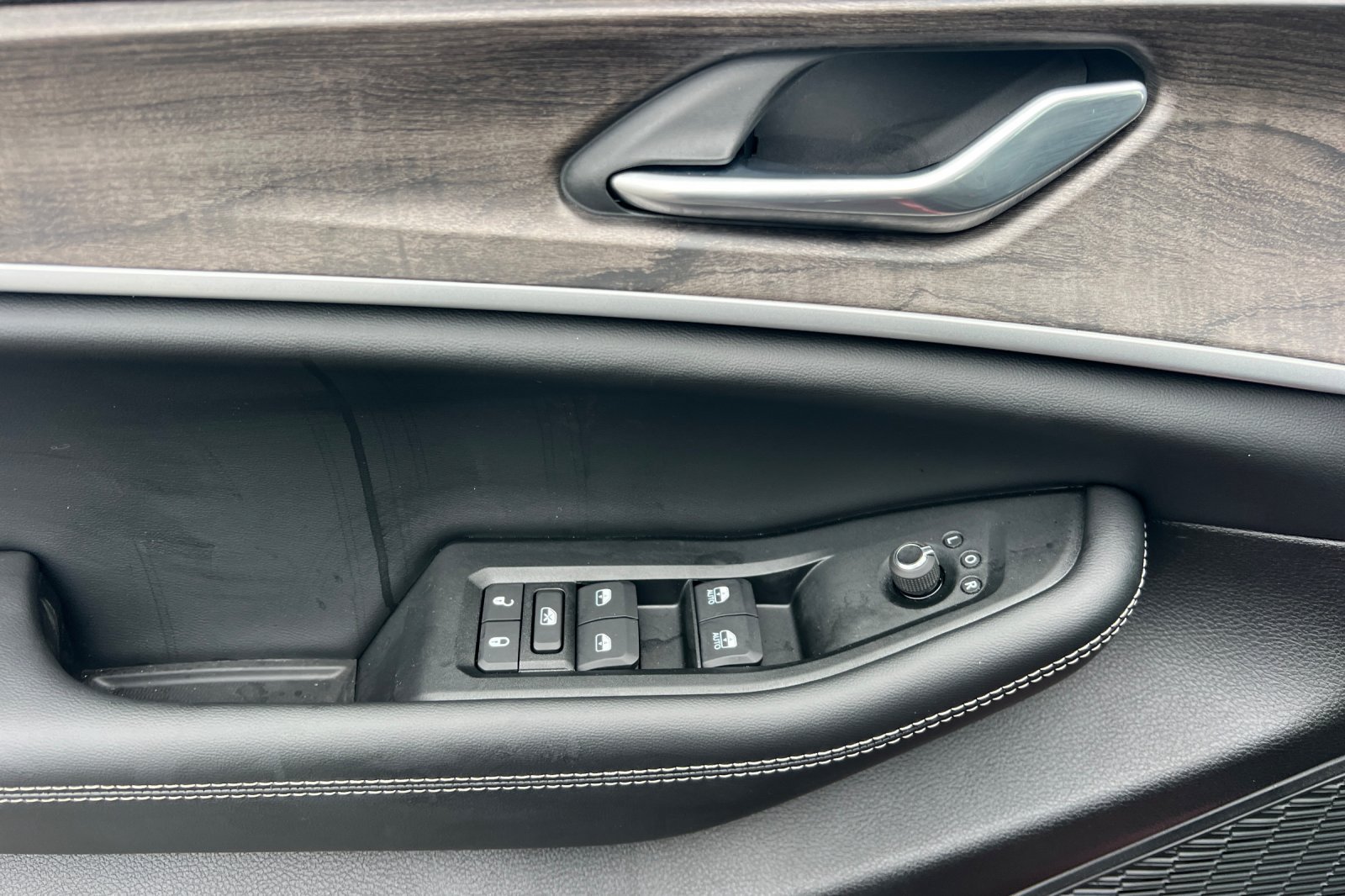 New 2026 Jeep Grand Cherokee Altitude AWD/4WD image 10