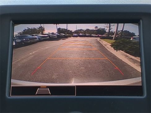 Used 2023 Chevrolet Equinox LT image 24