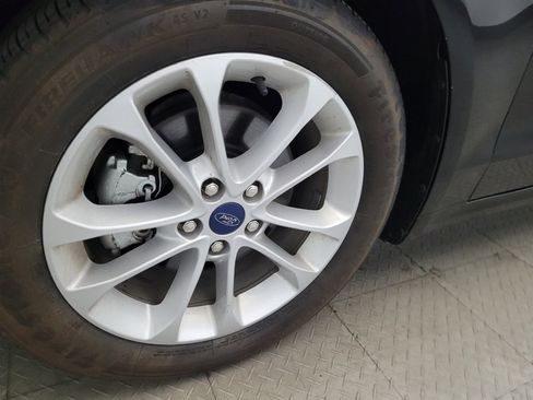 Used 2020 Ford Fusion SE FWD image 31