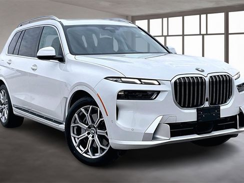 Used 2025 BMW X7 xDrive40i image 11
