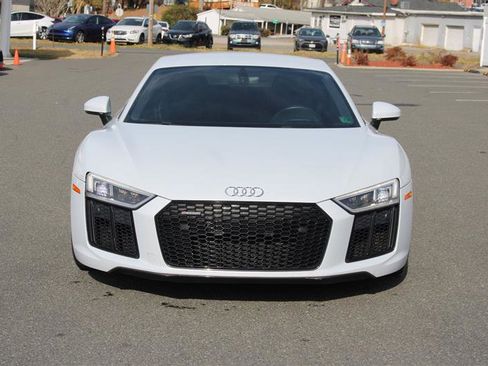 Used 2018 Audi R8 V10 w/ Carbon Exterior Package image 3