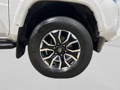 Used 2020 Toyota Tacoma TRD Sport image 52