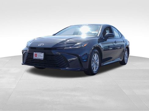 Certified 2025 Toyota Camry LE image 8