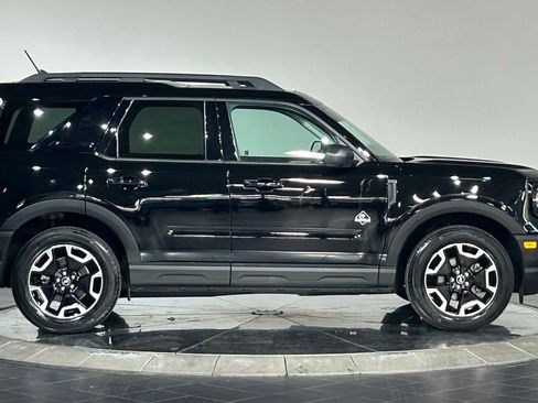 Used 2023 Ford Bronco Sport Outer Banks w/ Tech Package AWD/4WD image 11