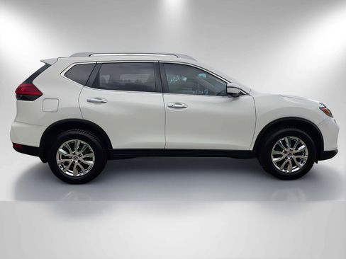 Used 2018 Nissan Rogue SV AWD/4WD image 4