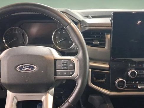 Used 2024 Ford Expedition XLT AWD/4WD image 11