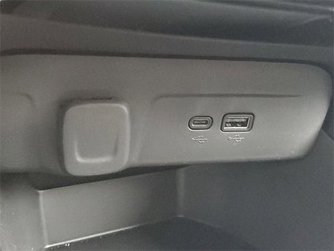 Certified 2025 Chevrolet Trax RS w/ Driver Confidence Package image 28