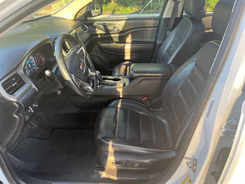 Used 2017 GMC Acadia Denali w/ Technology Package FWD image 15