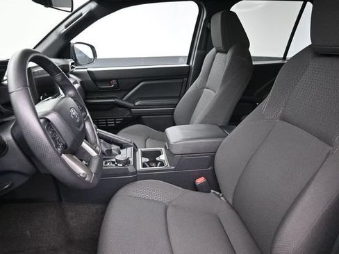 Certified 2026 Toyota 4Runner SR5 AWD/4WD image 28