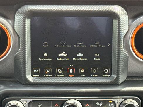 Used 2022 Jeep Gladiator Mojave AWD/4WD image 10