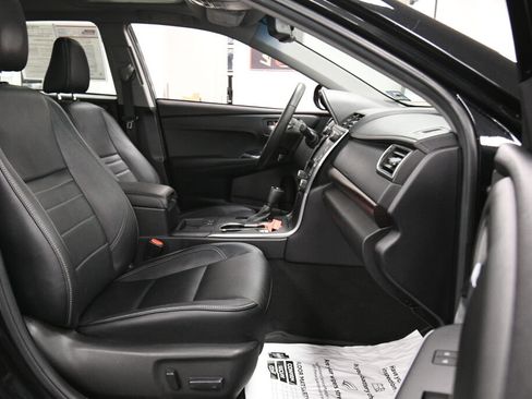 Used 2015 Toyota Camry XLE FWD image 28