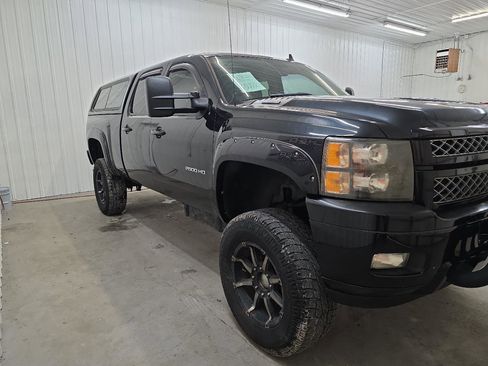 Used 2013 Chevrolet Silverado 2500 LTZ w/ LTZ Plus Package image 18