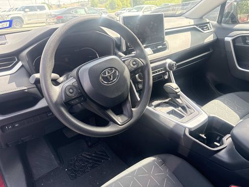 Used 2025 Toyota RAV4 XLE w/ Convenience Package FWD image 8