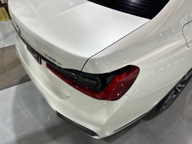 Used 2020 BMW 745e xDrive AWD/4WD image 30
