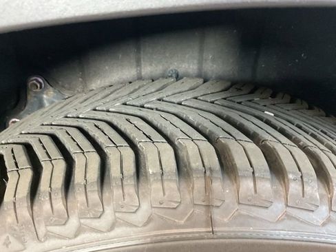 Used 2020 Toyota Highlander XLE image 8