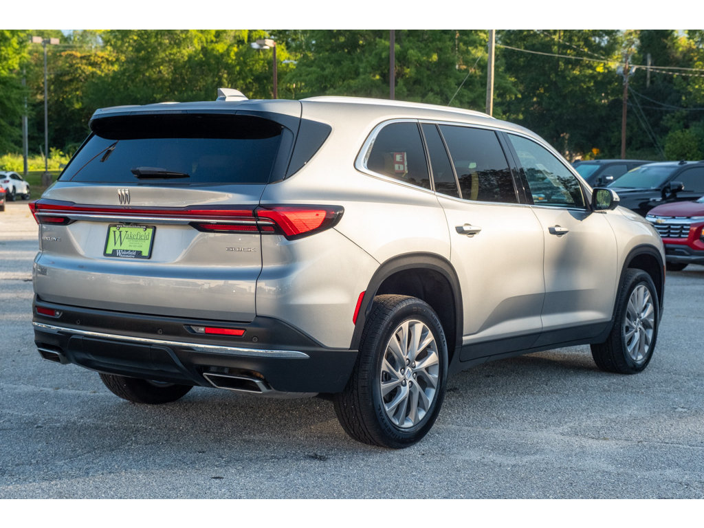 Used 2025 Buick Enclave Preferred FWD image 8