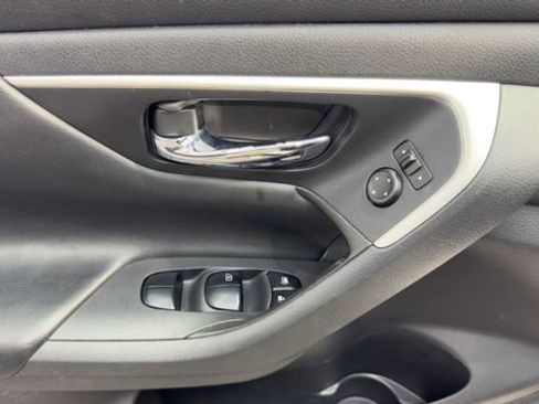 Used 2018 Nissan Altima 2.5 SV FWD image 19