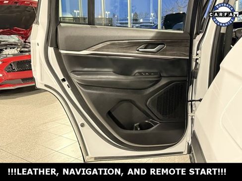 Used 2023 Jeep Grand Cherokee Limited image 16