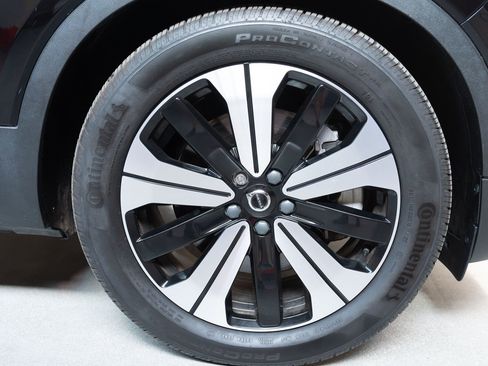 Used 2023 Volvo XC40 Recharge Plus AWD/4WD image 19