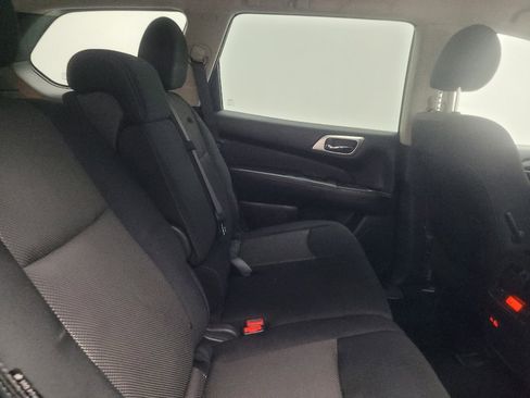 Used 2020 Nissan Pathfinder S FWD image 19