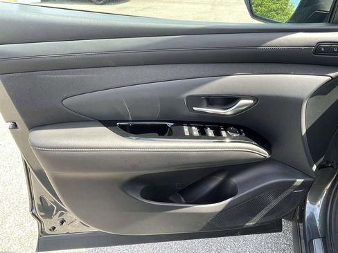 Used 2025 Hyundai Tucson Limited AWD/4WD image 18