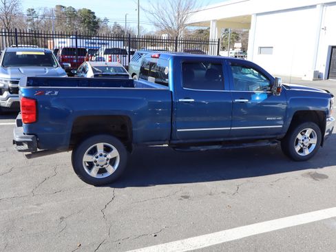 Used 2018 Chevrolet Silverado 2500 LTZ w/ Vortec Plus Package image 11