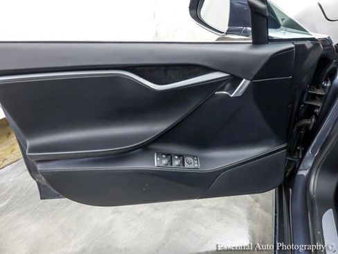 Used 2020 Tesla Model S Long Range image 34