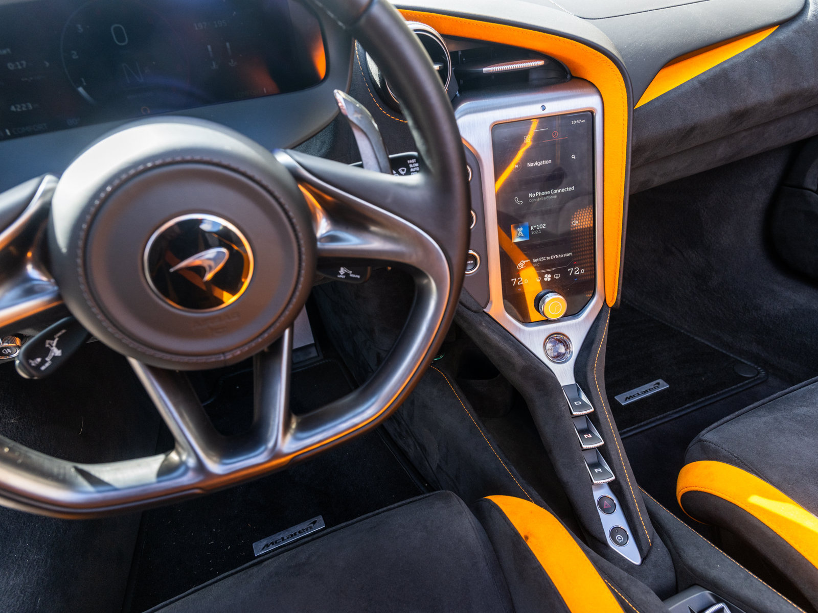 Used 2024 McLaren 750S Spider RWD image 24