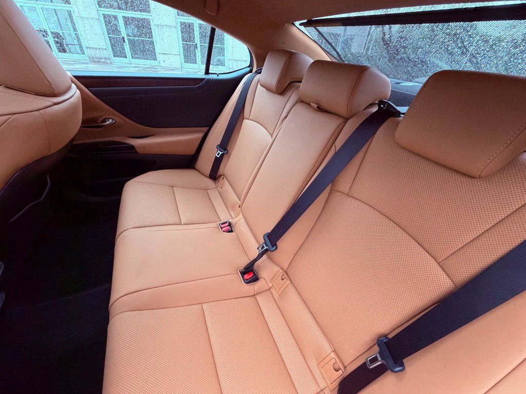 Certified 2024 Lexus ES 350 w/ Premium Package FWD image 14