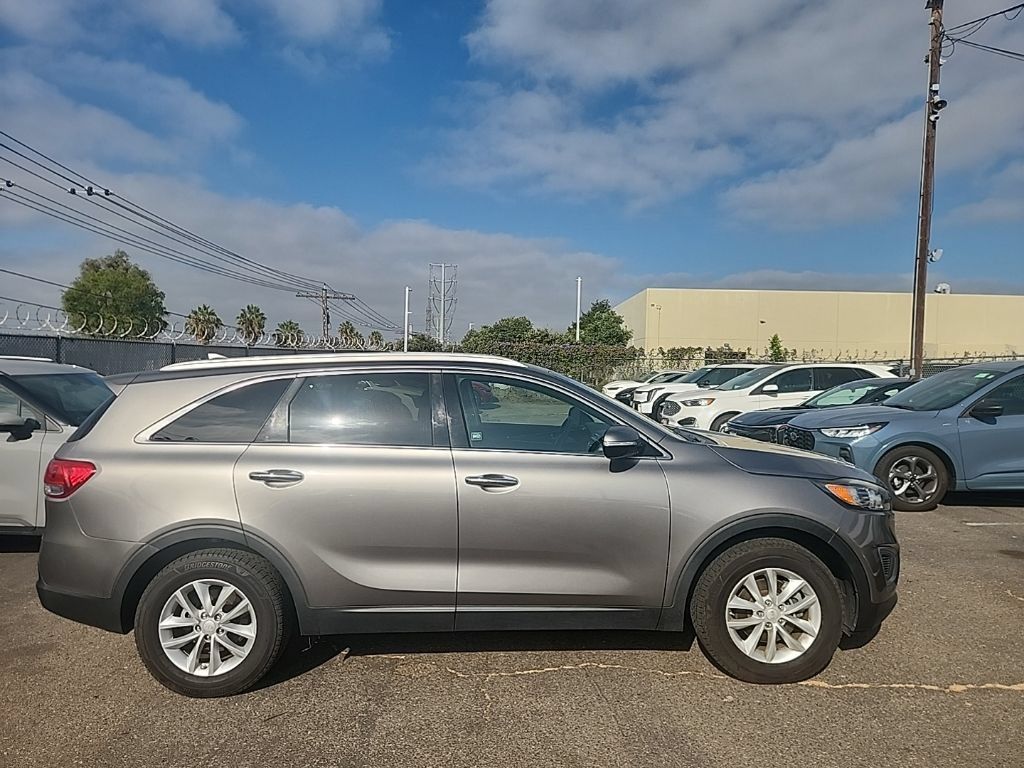 Used 2017 Kia Sorento LX w/ LX V6 Convenience Package FWD image 17